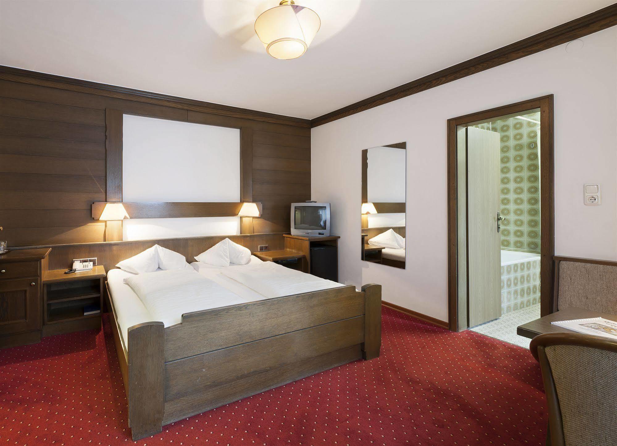 Hotel Goldener Loewe Kufstein Esterno foto