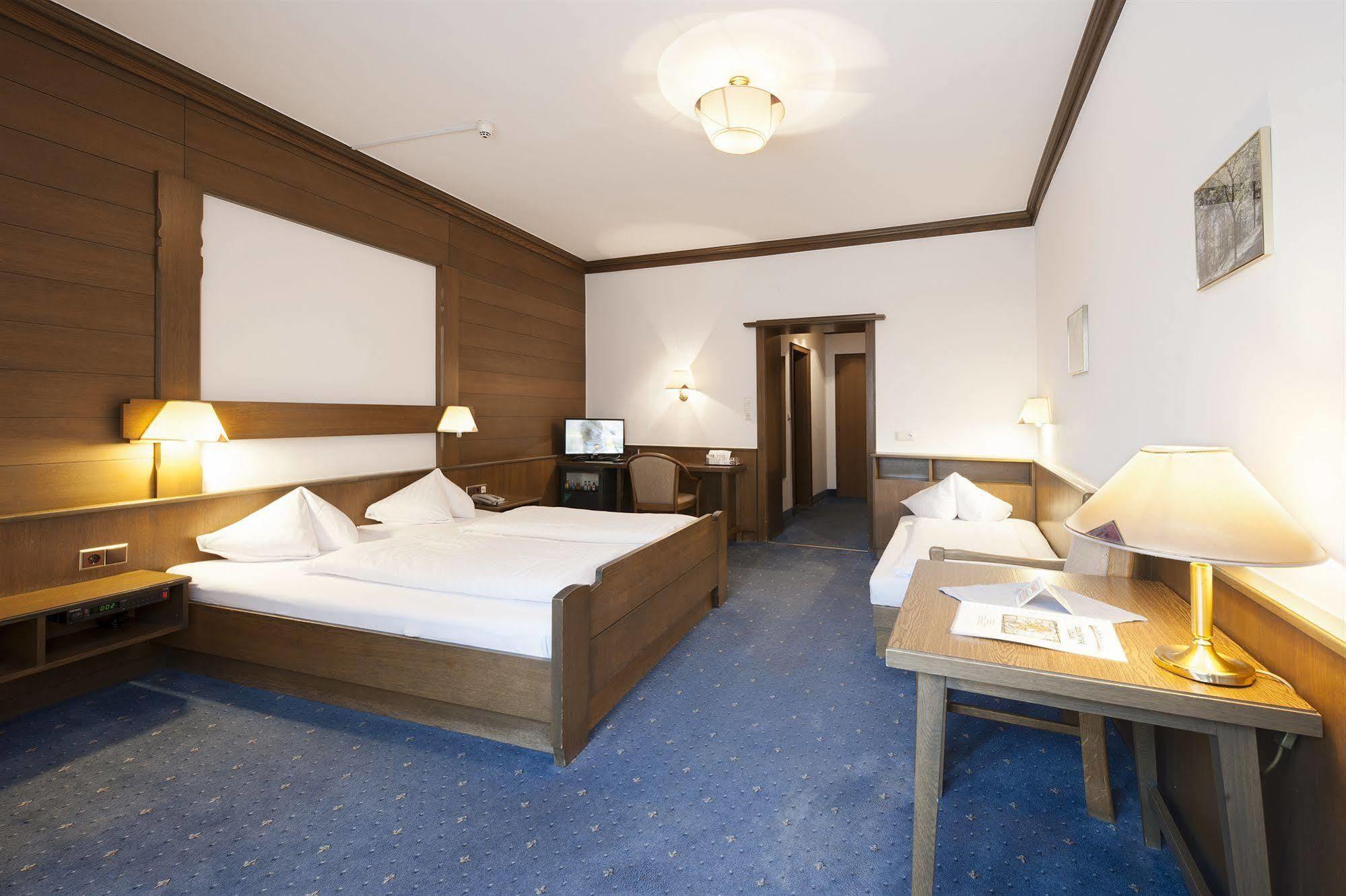 Hotel Goldener Loewe Kufstein Esterno foto