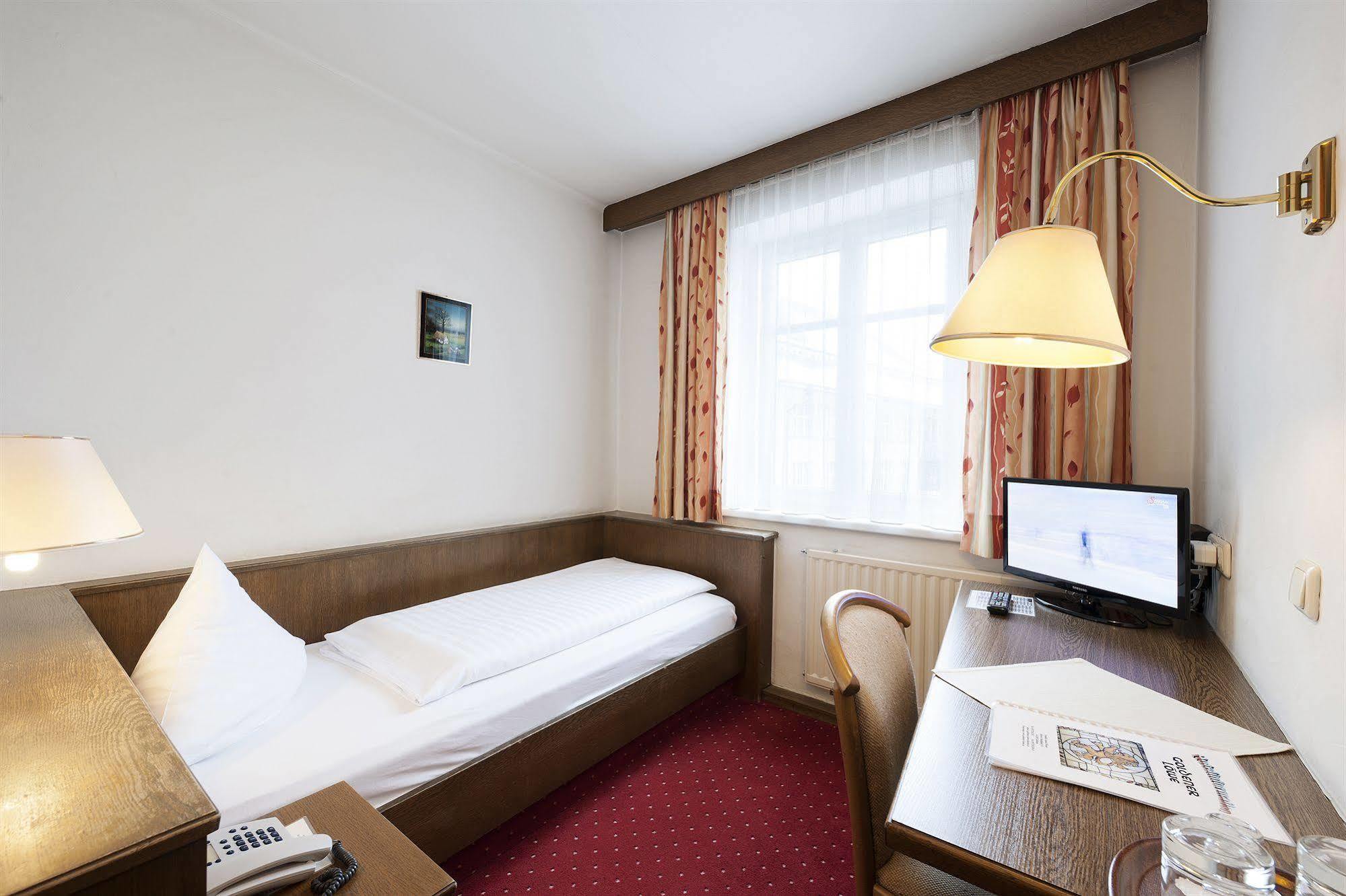 Hotel Goldener Loewe Kufstein Esterno foto